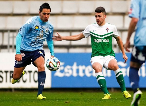 Dani Rodríguez en un lance del Racing de Ferrol-Atlético Astorga (foto: Mero Barral / 13fotos)