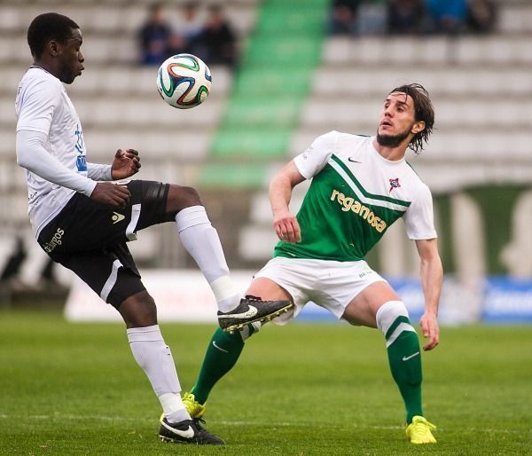 Adrián Cruz en el Racing de Ferrol-Burgos de A Malata (foto: Mero Barral / 13fotos)