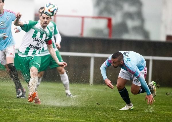 Edy en un lance del Somozas-Celta B en el Alcalde Manuel Candocia (foto: Mero Barral / 13fotos)