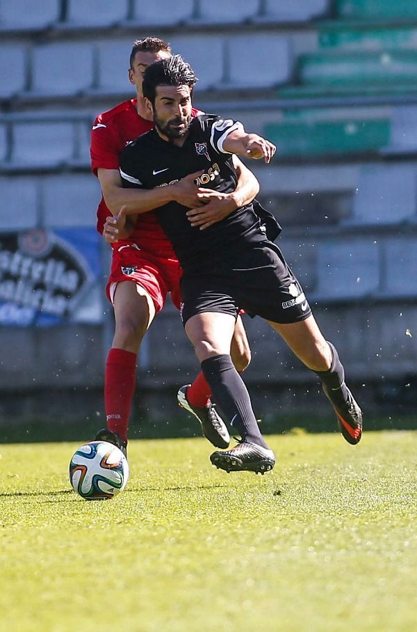Imagen de Diego Maceira en el Racing de Ferrol-Guijuelo jugado en A Malata (foto: Mero Barral / 13fotos)