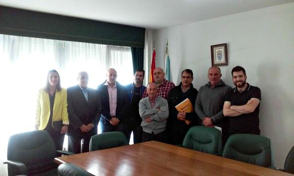 La nueva corporación de Mañón se ha constituido este sábado (cedida)