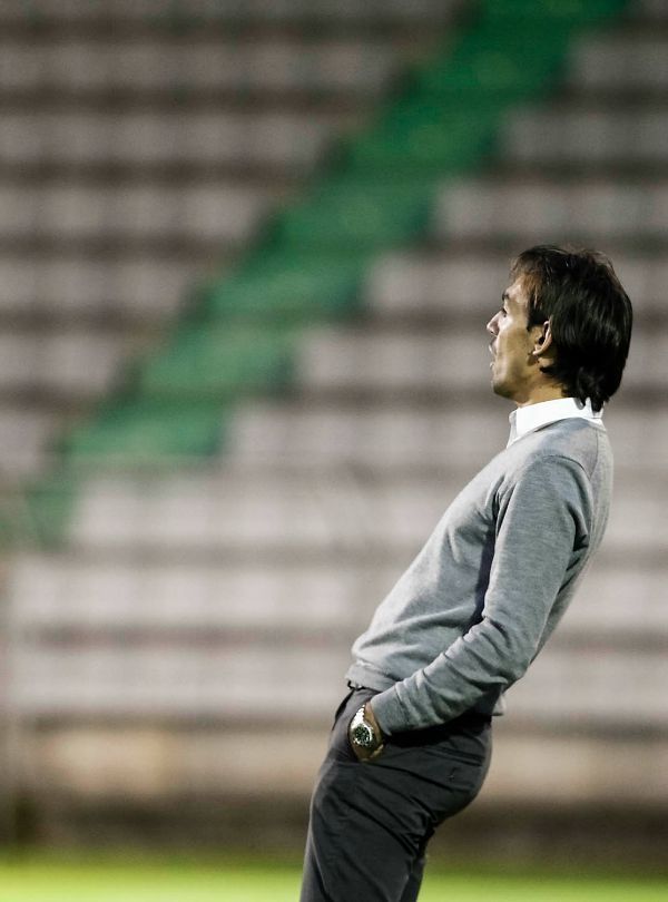 Imagen de Miguel Ángel Tena en el Racing de Ferrol-Castellón de Copa del Rey en A Malata (foto: Mero Barral / 13fotos para Ferrol360)