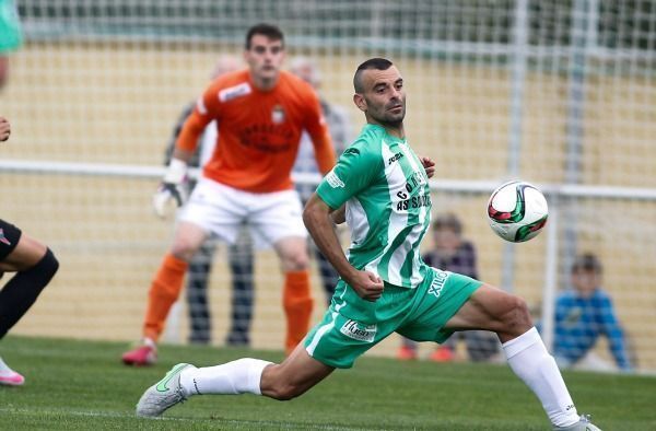 Antonio López Ameijenda ante Javier Mandaluniz en el Somozas-Racing de Ferrol del Alcalde Manuel Candocia (foto: Mero Barral / 13fotos para Ferrol360)