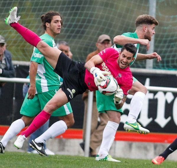 Adrián Hernández Montoro, Ian Mackay y Mario Barco en el Somozas-Racing de Ferrol en el Alcalde Manuel Candocia (foto: Mero Barral / 13fotos para Ferrol360)