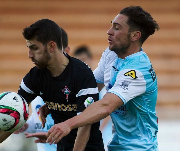 Diego Peláez en el Compostela-Racing de San Lázaro (foto: Mero Barral / 13fotos para Ferrol360)