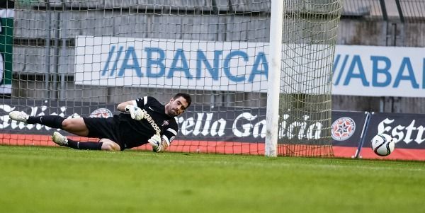 Imagen de Ian Mackay en el Racing de Ferrol-Cacereño de A Malata (foto: Mero Barral / 13fotos para Ferrol360)