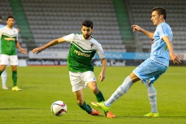 Imagen de Diego Peláez en el Racing-Coruxo de A Malata (foto: 13fotos para Ferrol360)