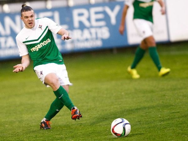 Samuel Piette fue sustituido en el primer tiempo del Racing de Ferrol-Atlético Astorga en A Malata (foto: Mero Barral / 13fotos para Ferrol360)