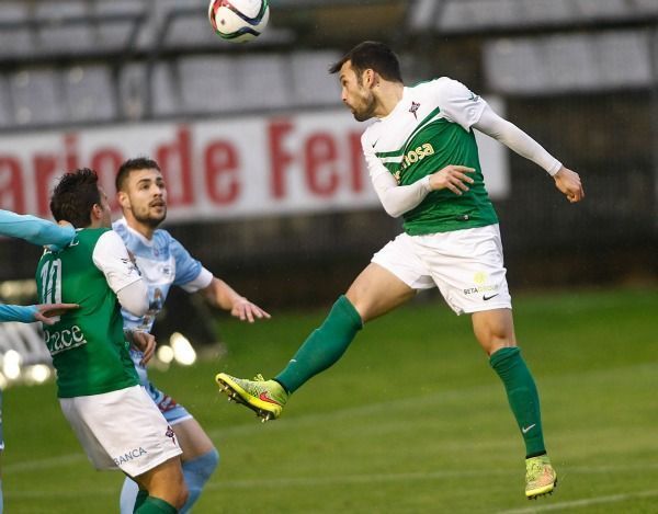 Parte del potencial ofensivo del Racing de Ferrol ante el Atlético Astorga residió en Marcos Álvarez (foto: Mero Barral / 13fotos para Ferrol360)