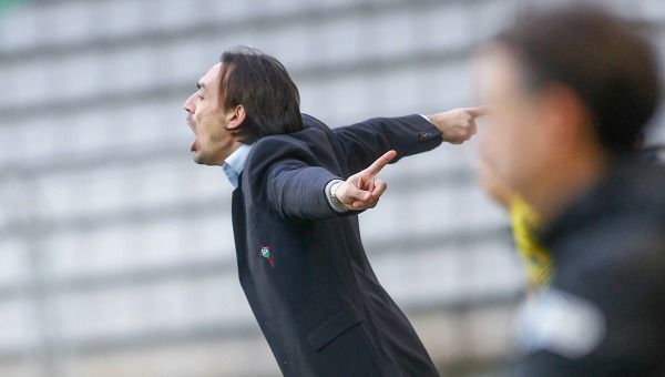 Imagen de Miguel Ángel Tena durante el Racing-Somozas de A Malata (foto: Mero Barral / 13fotos para Ferrol360)