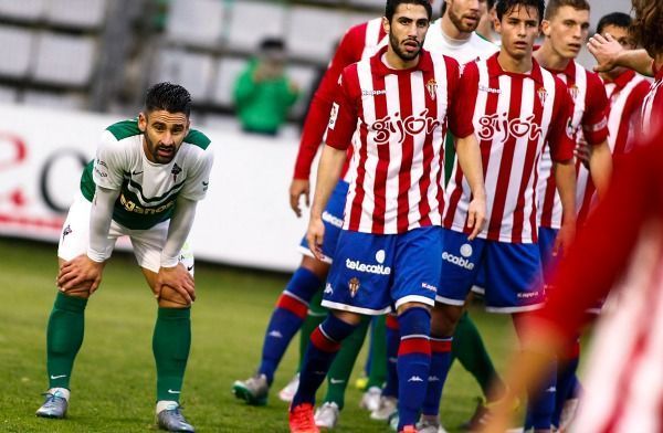 Kike Márquez en el Racing-Sporting B de A Malata (foto: Mero Barral / 13fotos para Ferrol360)