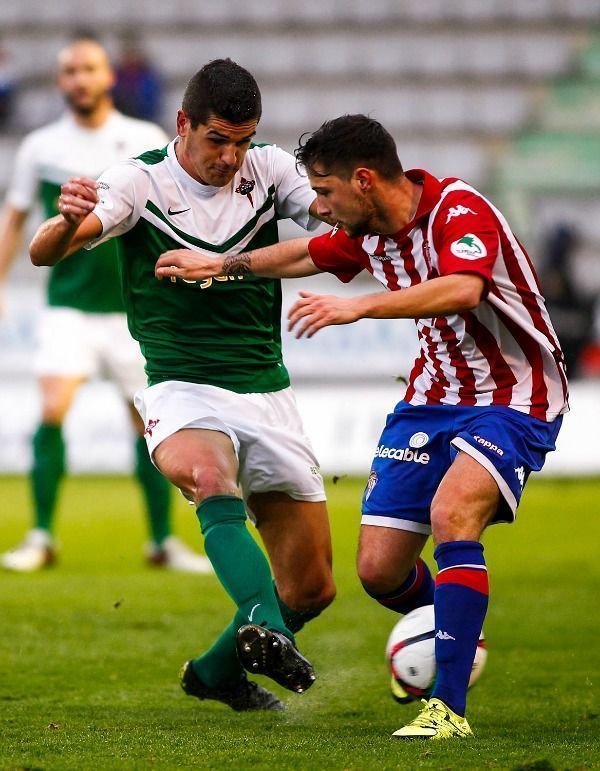 Jon Ander Garrido en el Racing-Sporting B de A Malata (foto: Mero Barral / 13fotos para Ferrol360)