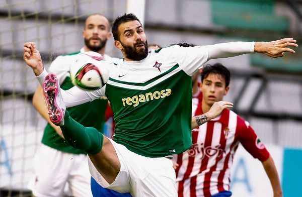 Joselu en el Racing-Sporting B de A Malata (foto: Mero Barral / 13fotos para Ferrol360)