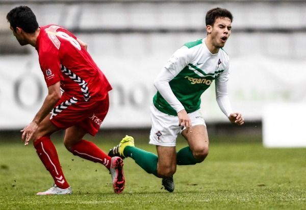 Borja Domínguez en el Racing-Leonesa de A Malata (foto: Mero Barral / 13fotos para Ferrol360)