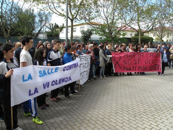Escolares del La Salle participaron también en la concentración (foto: M.C.)