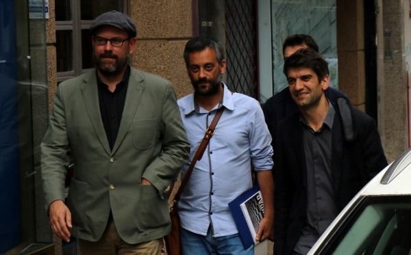 Martiño Noriega, Xulio Ferreiro y Jorge Suárez llegan al Ateneo Ferrolán (foto: Raúl Lomba / Ferrol360)