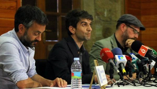 Comparecencia de Xulio Ferreiro, Jorge Suárez y Martiño Noriega en el Ateneo Ferrolán (foto: Raúl Lomba / Ferrol360)