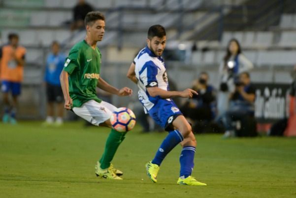 Imagen de Borja Freire en el Racing-Dépor de A Malata por el Concepción Arenal (foto: 13fotos para Ferrol360)