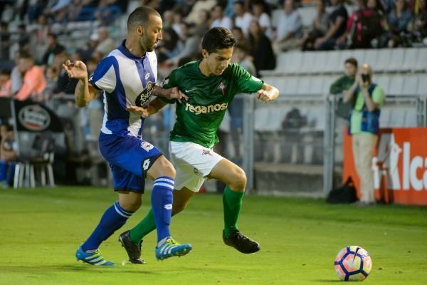 Imagen de Bicho en el Racing-Dépor de A Malata por el Concepción Arenal (foto: 13fotos para Ferrol360)