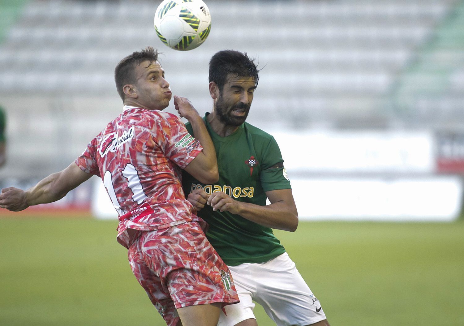 Imagen del Racing-Guijuelo en A Malata (foto: Mero Barral / 13fotos para Ferrol360