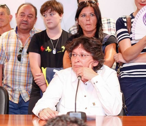 Pilar Díaz, alcaldesa de Mugardos, tras la moción de censura (foto: Mero Barral / 13fotos para Ferrol360)