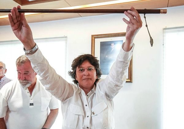 Pilar Díaz, alcaldesa de Mugardos, tras la moción de censura (foto: Mero Barral / 13fotos para Ferrol360)