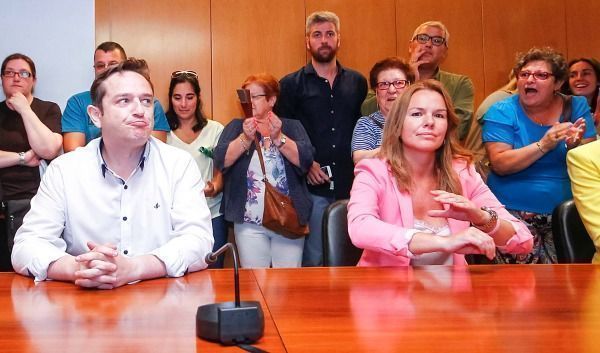Juan Domingo de Deus encabeza la bancada del PP en el Concello de Mugardos en el pleno de la moción de censura (foto: Mero Barral / 13fotos para Ferrol360)