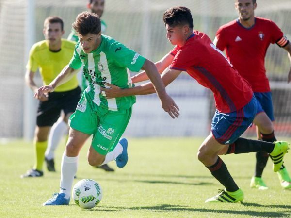 Imagen del Somozas-Osasuna Promesas en el Alcalde Manuel Candocia (foto: Mero Barral / 13fotos para Ferrol360)