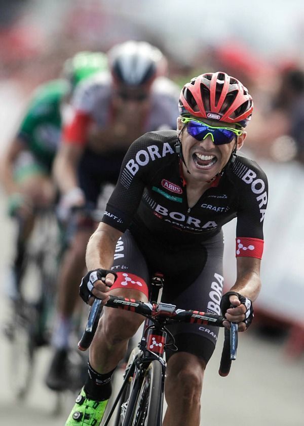 Llegada de la Vuelta Ciclista a España a San Andrés de Teixido (foto: Mero Barral / 13fotos para Ferrol360)