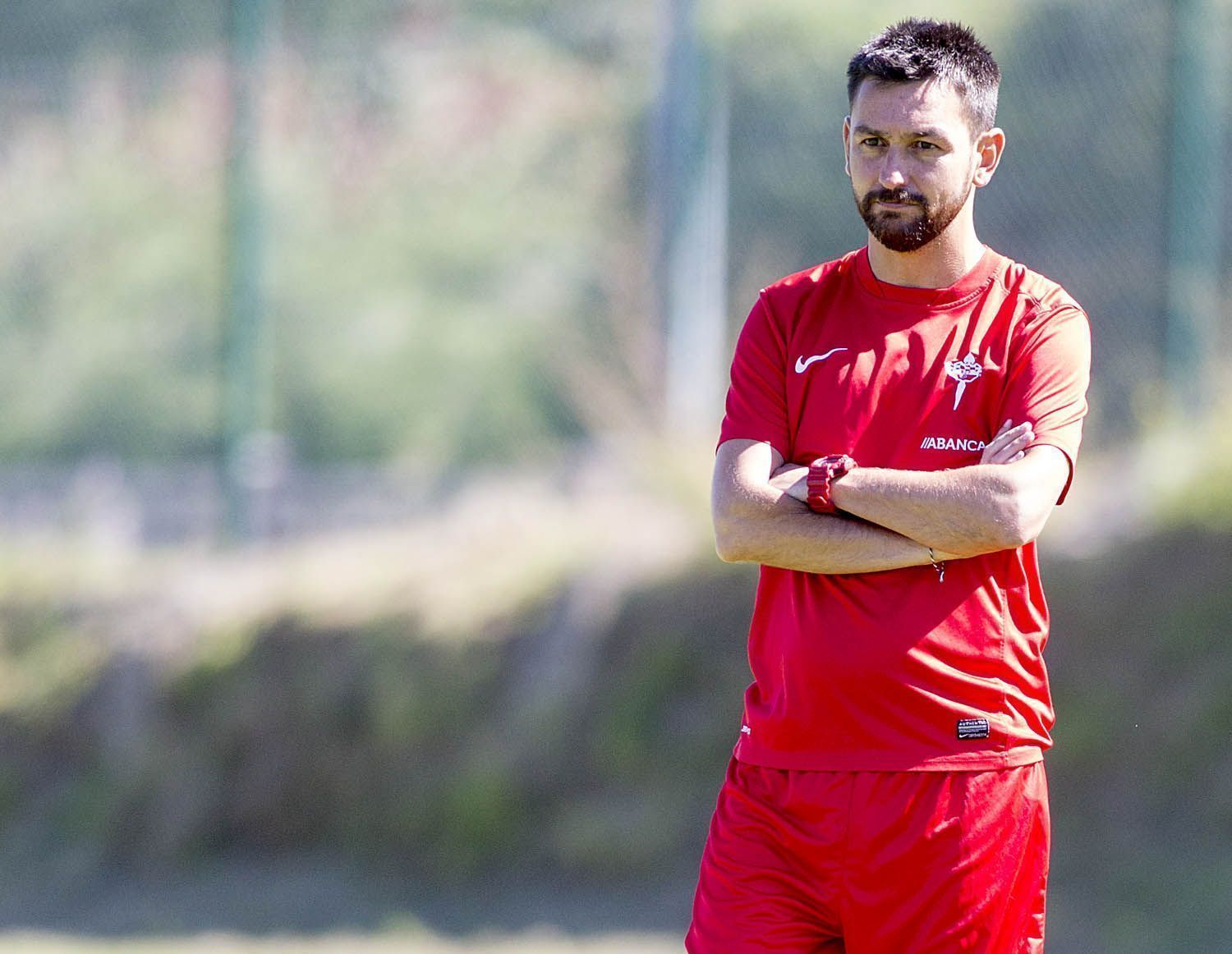 Míchel Alonso, en un entrenamiento del Racing en el campo anexo al estadio de A Malata (foto: Mero Barral / 13fotos para Ferrol360)