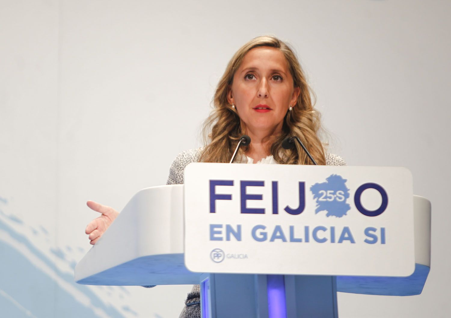 Martina Aneiros, en el mitin del PP con Alberto Núñez Feijoo en el Jofre (foto: Mero Barral / 13fotos para Ferrol360)