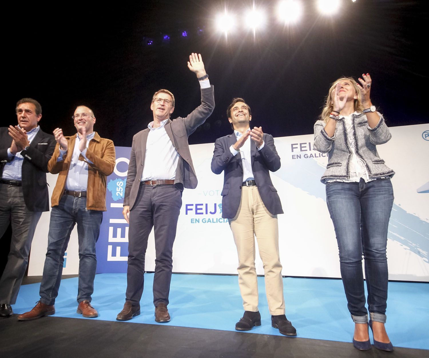 Mitin de Alberto Núñez Feijoo en el Jofre (foto: Mero Barral / 13fotos para Ferrol360)