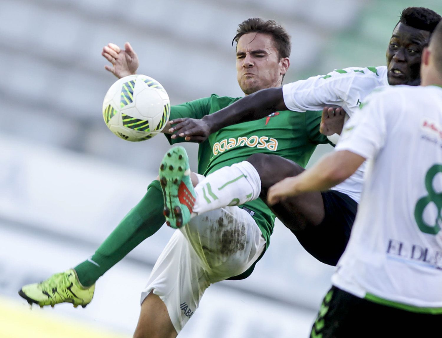 Imagen del Racing de Ferrol-Racing de Santander en A Malata (foto: Mero Barral / 13fotos para Ferrol360)