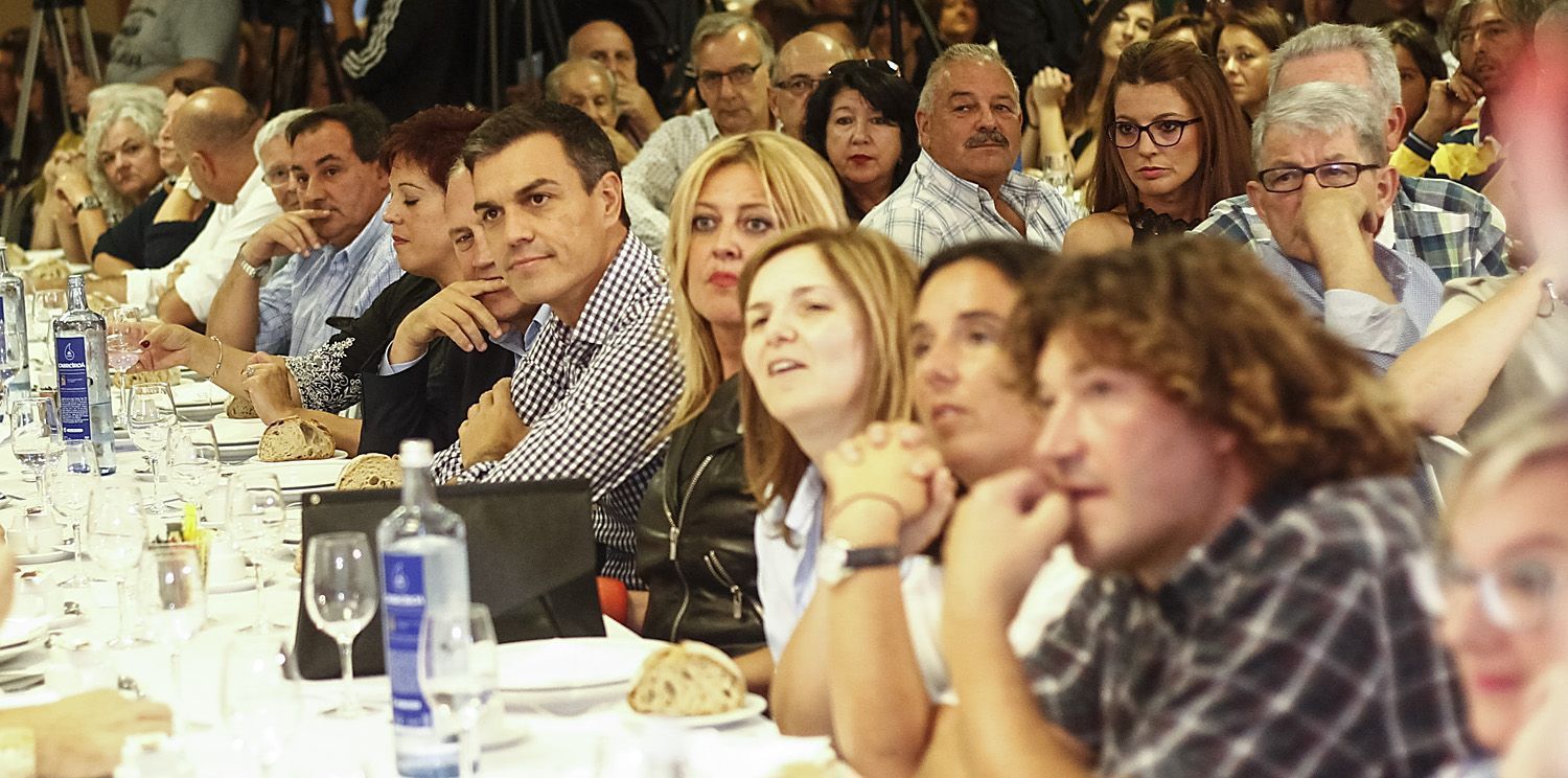 Mitin de Pedro Sánchez en el recinto ferial de Punta Arnela (foto: Mero Barral / 13fotos para Ferrol360)