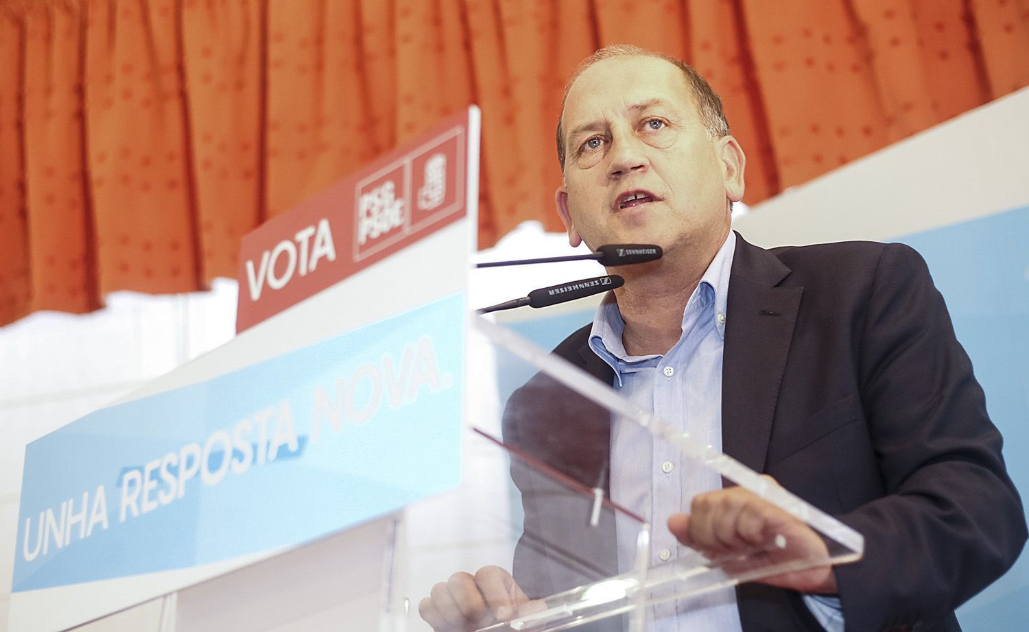 Xoaquín Fernández Leiceaga, candidato del PSdeG a la presidencia de la Xunta de Galicia, en el mitin de Ferrol de la pasada semana con Pedro Sánchez (foto: Mero Barral / 13fotos para Ferrol360)