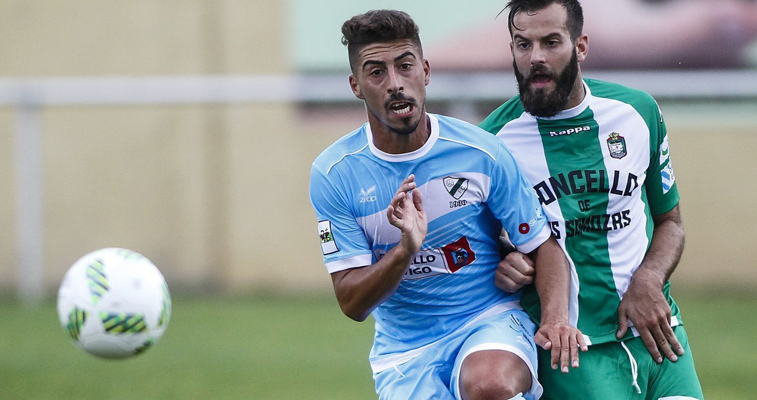 Empate entre Somozas y Coruxo en el Alcalde Manuel Candocia (foto: Mero Barral / 13fotos para Ferrol360)