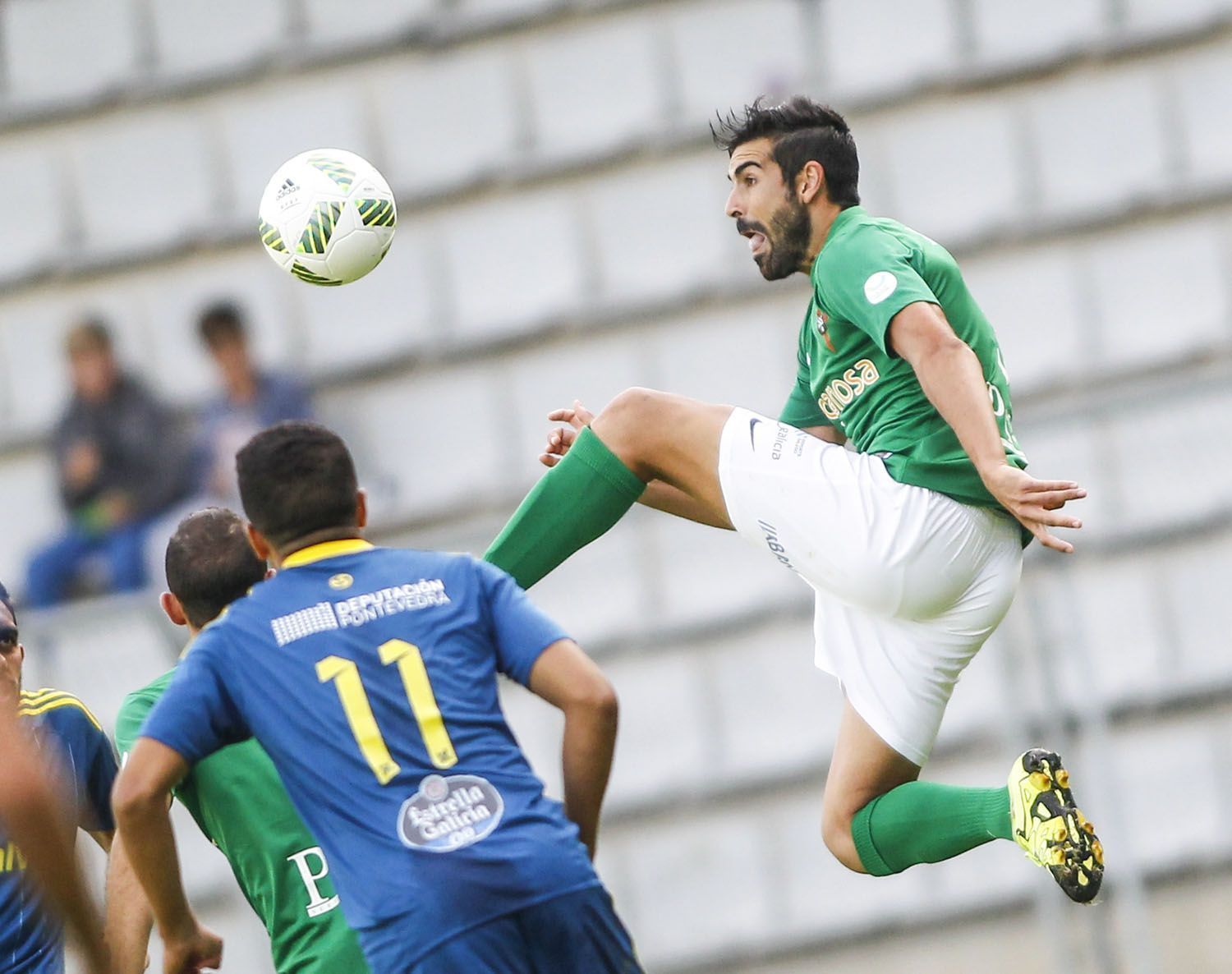 Imagen de Diego Maceira en el Racing-Celta B de A Malata (foto: Mero Barral / 13fotos para Ferrol360)