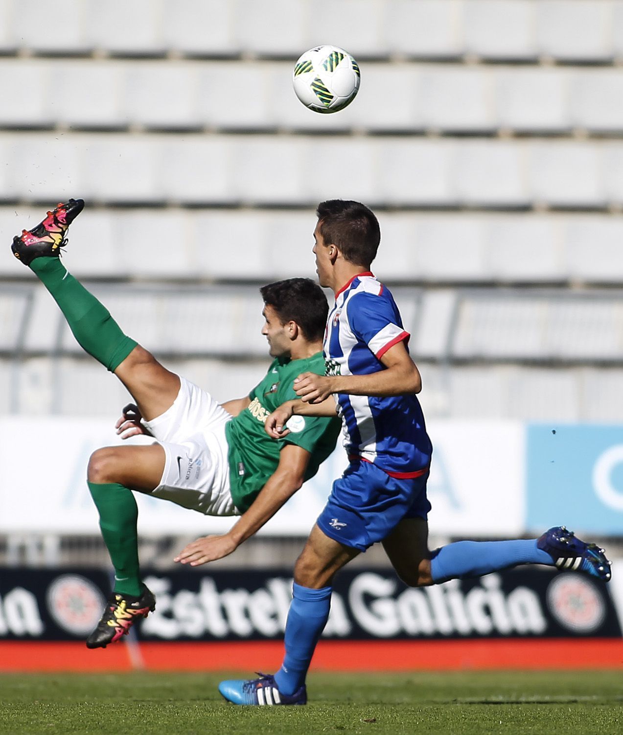 Víctor Vázquez, en el Racing-Izarra de A Malata (foto: Mero Barral / 13fotos para Ferrol360)
