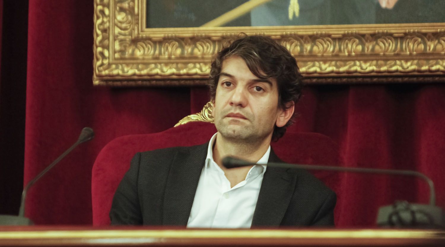 Jorge Suárez, alcalde de Ferrol, en el pleno ordinario del Concello de Ferrol (foto: Mero Barral / 13fotos para Ferrol360)