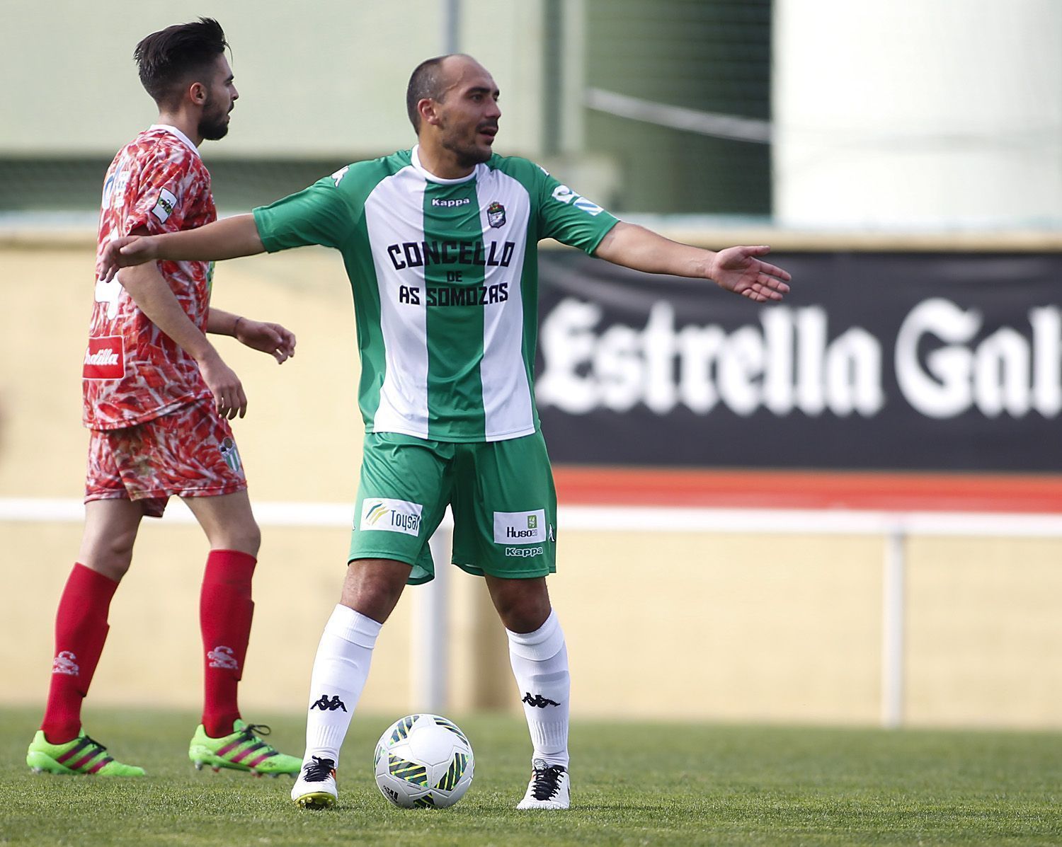 Imagen de Iván Pérez en el Somozas-Guijuelo (foto: Mero Barral / 13fotos para Ferrol360)