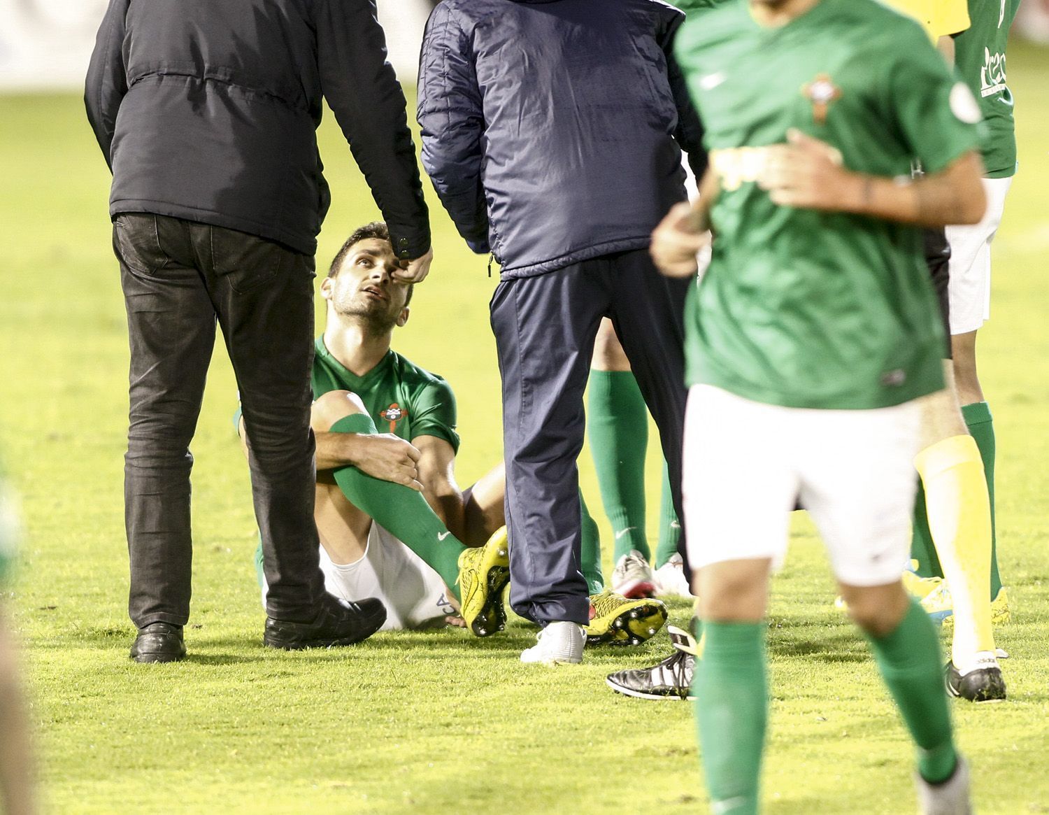 La lesión de Víctor Vázquez marcó el inicio del Racing-Cultural Leonesa en A Malata (foto: Mero Barral / 13fotos para Ferrol360)