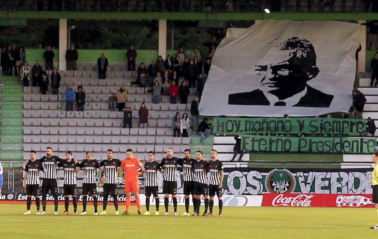 El homenaje a Isidro Silveira marcó el Racing-Arandina de A Malata (foto: Mero Barral / 13fotos para Ferrol360)