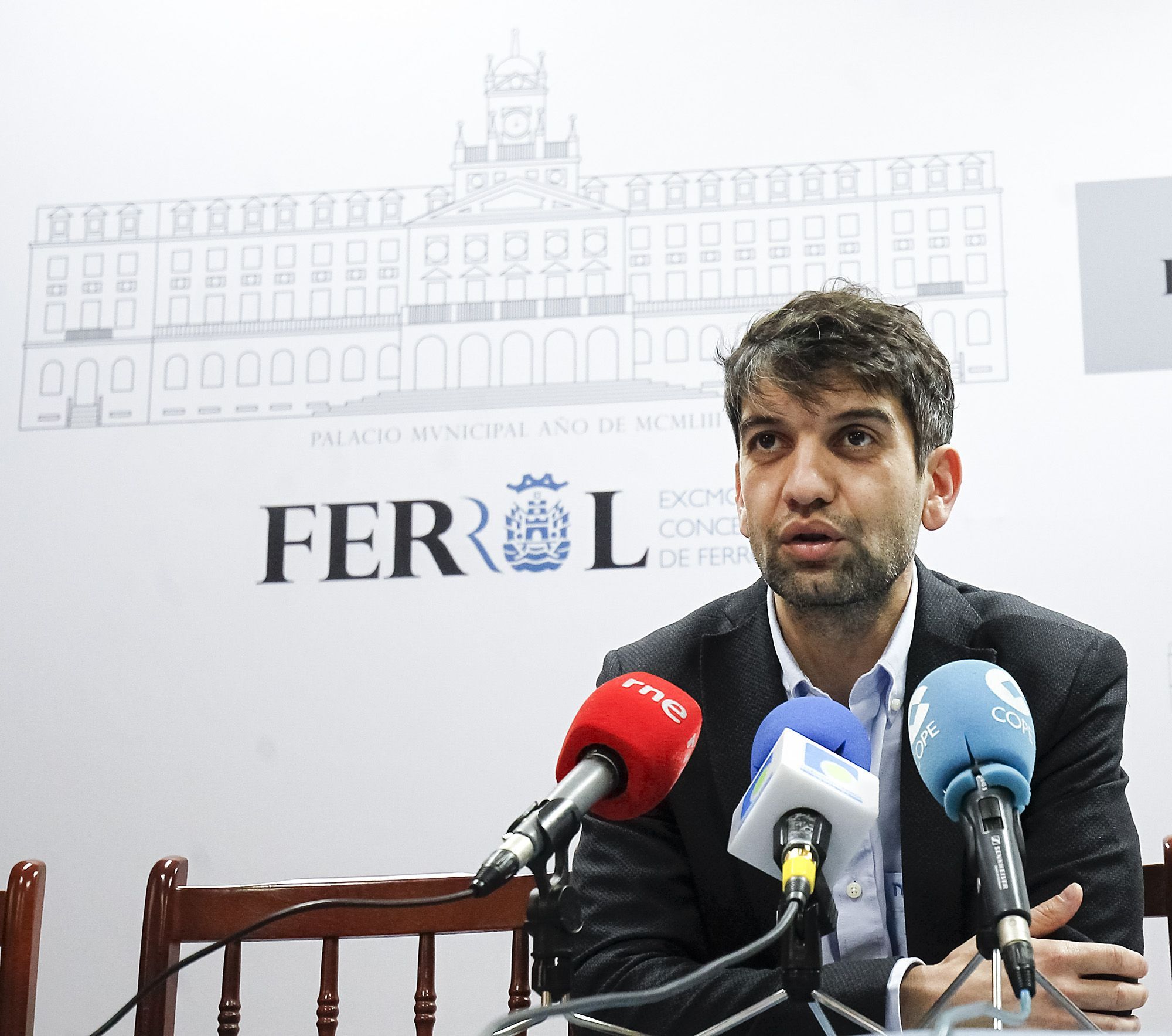 Jorge Suárez, alcalde de Ferrol, compareció este jueves ante la prensa (foto: Mero Barral / 13fotos para Ferrol360)