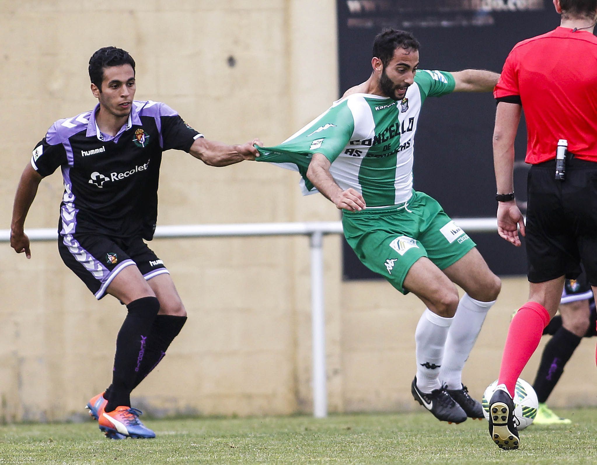 Imagen del Somozas-Valladolid B en el Alcalde Manuel Candocia (foto: Mero Barral / 13fotos para Ferrol360)