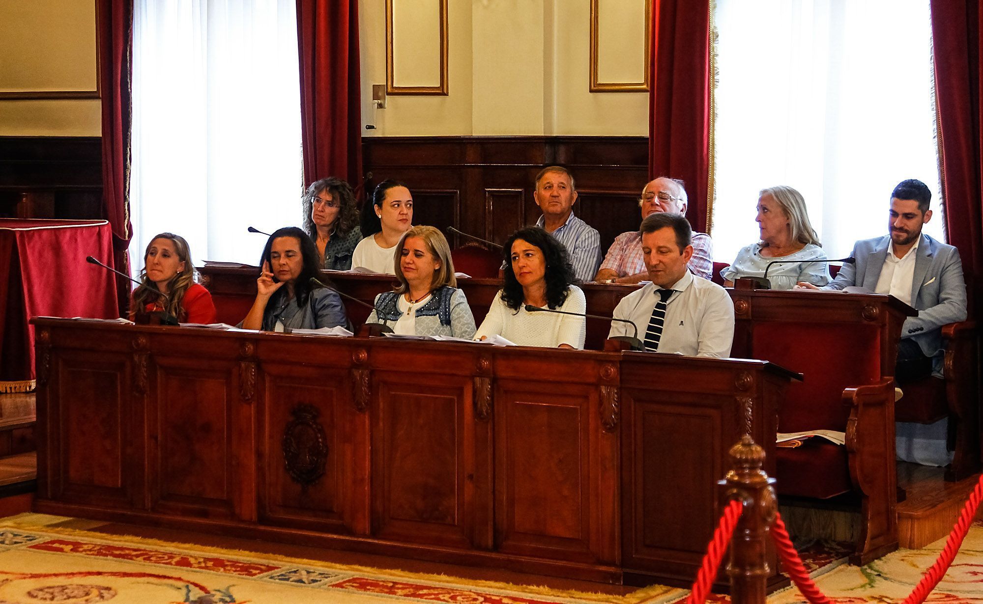 Bancada de PP y Ciudadanos en el pleno de Ferrol este jueves (foto: Mero Barral / 13fotos para Ferrol360)