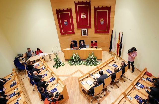 Salón de sesiones durante el relevo de José Manuel Blanco por Marián Ferreiro (foto: Mero Barral / 13fotos para Ferrol360)