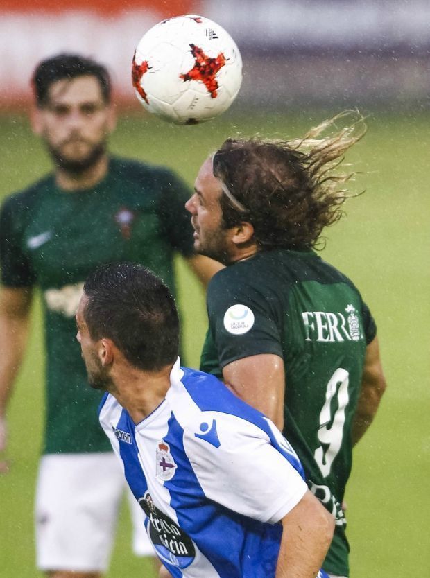 Mendi, durante el Racing-Fabril de A Malata (foto: Mero Barral / 13fotos para Ferrol360)
