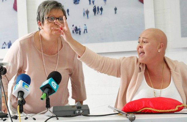 Mariela Aguilar y Rocío Bértoa, en el pleno sobre la moción de censura en Fene (foto: Mero Barral / 13fotos para Ferrol360)