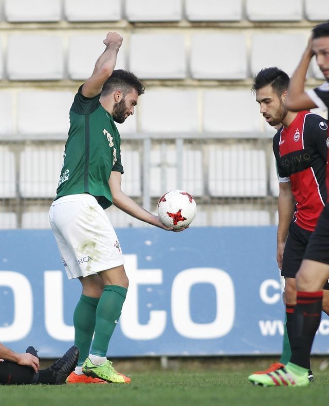 Jacobo Trigo, durante el Racing-Unión Adarve de A Malata (foto: Mero Barral / 13fotos para Ferrol360)