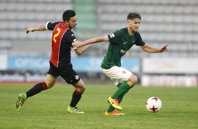 Imagen del Racing-Unión Adarve de A Malata (foto: Mero Barral / 13fotos para Ferrol360)